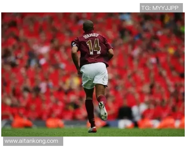 足球场上的过人高手盘点那些令人惊叹的足球明星与他们的精彩瞬间